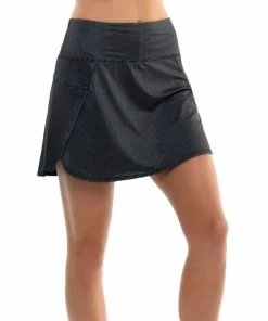 Lucky In Love Swing Black 15.25in Womens Golf Skort
